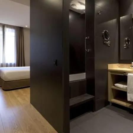 Ambit Hotel 4*