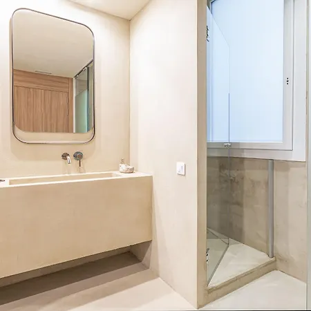 Casa Lirio Hotel Barcelona