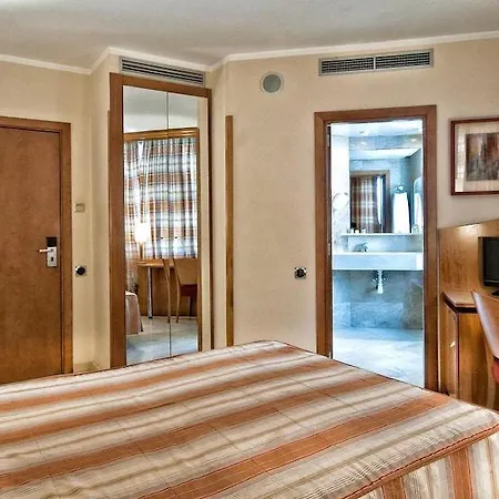 Aristol - Sagrada Familia 3*