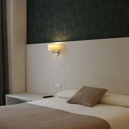 Canton Hotel *
