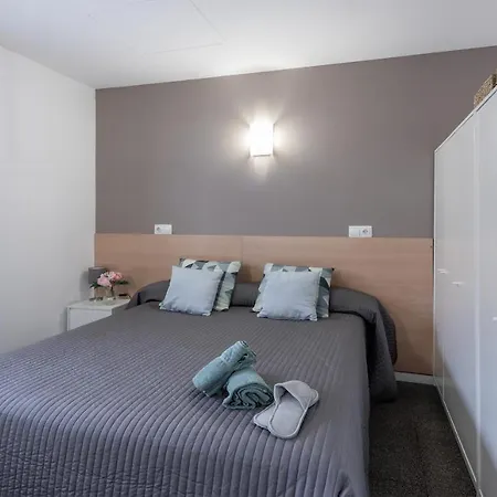 Residencia Universitaria Resa Campus Del Mar דירה