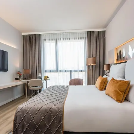 Leonardo Royal Fira Hotel