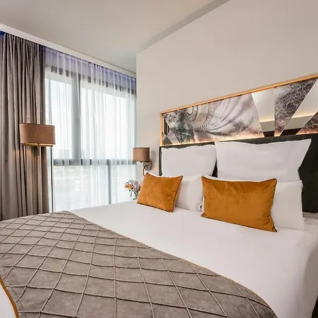 Leonardo Royal Fira Hotel