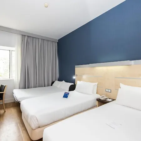Holiday Express City 22@ By Ihg Отель Барселона