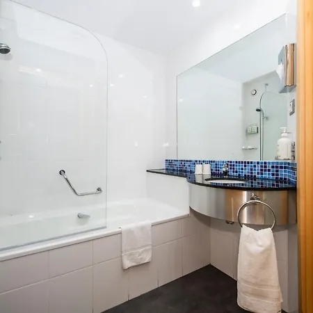 Holiday Express City 22@ By Ihg Отель Барселона