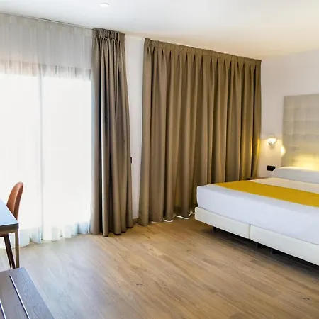 Hotel Caledonian 3*