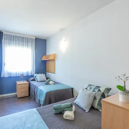 Residencia Universitaria Resa La Ciutadella Apartman
