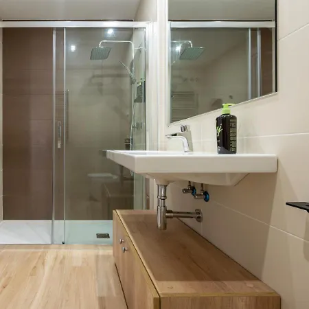 Limehome Carrer De Besalu 90 - Temporal Apartment Barcelona