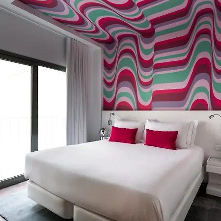 Mate Carla Hotel Barcelona
