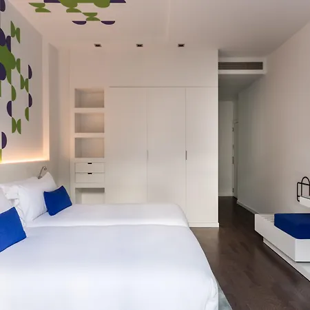 Mate Carla 4* Barcelona