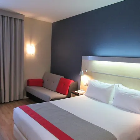 Holiday Express City 22@ By Ihg Барселона