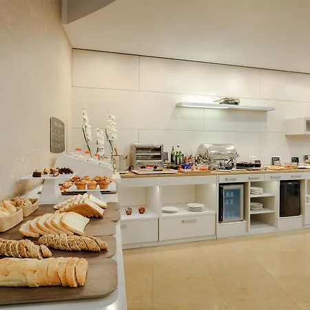 Catalonia La Boqueria Hotel 4*