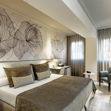 Salles Pere Iv Hotel