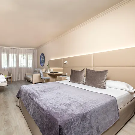 Salles Pere Iv 4* Barcelona