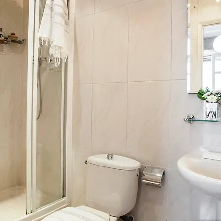 Ainb Eixample-muntaner Hotell 2*