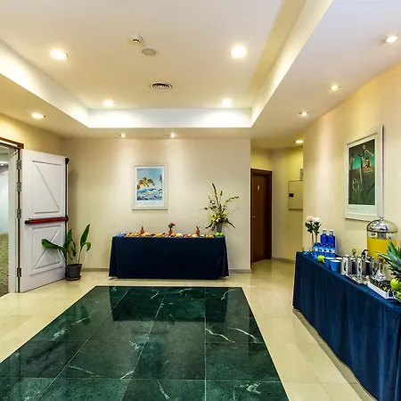 Hotel Leonardo Gran Via 3*