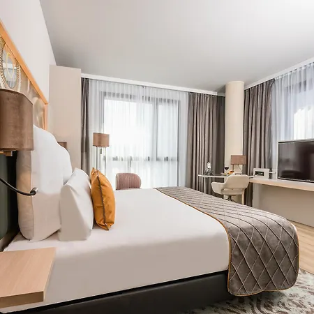 Leonardo Royal Fira Hotel