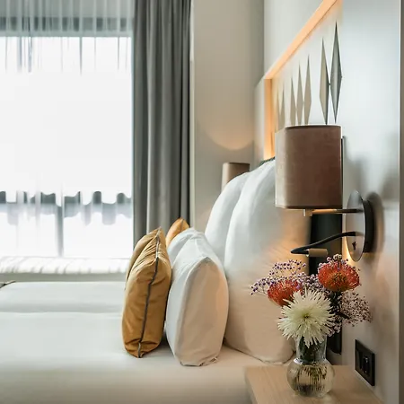 Leonardo Royal Fira 4*