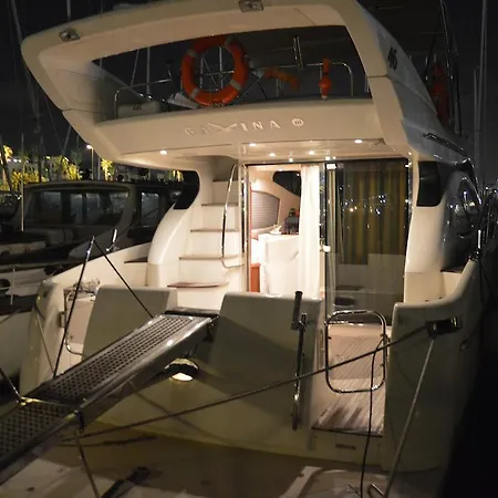 船上ホテル La Gavina Boat