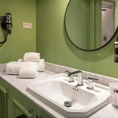 One Shot Arago Hotel 3*