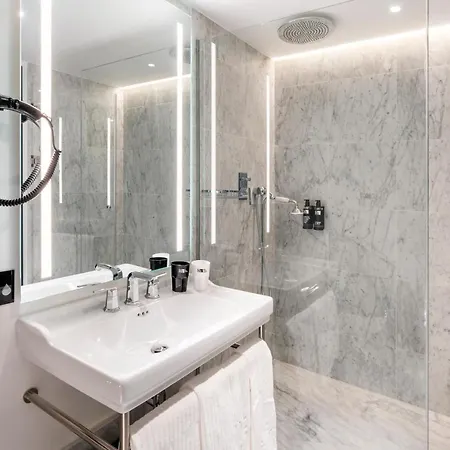 Hotel One Shot Arago 3*