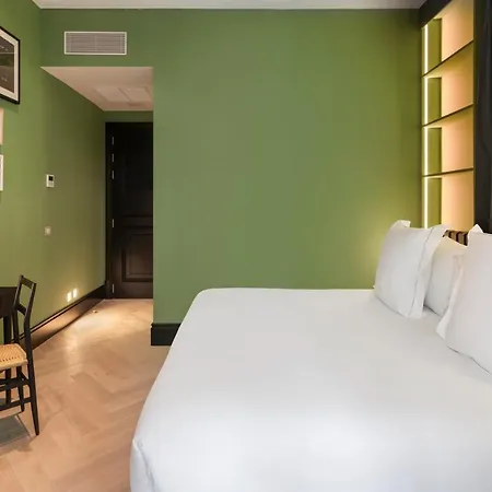 Hotel One Shot Arago 3*