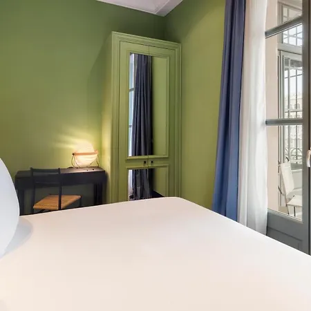 One Shot Arago 3* Barcelona