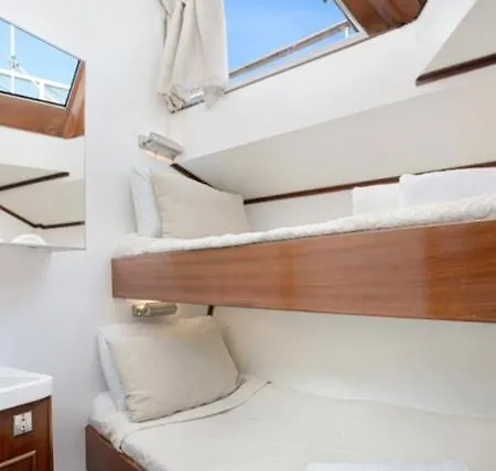 Charming Boat In Barcelona - Perfect Getaway Bateau-hôtel Sant Adrià de Besòs