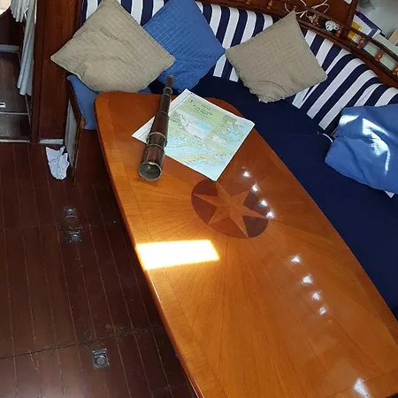 On A Beautiful Ocean Going Classic Schooner! * Barcelone