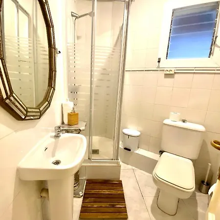 Alani Montjuic Hostal *
