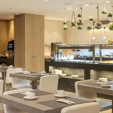 Ilunion Auditori Hotel 3*