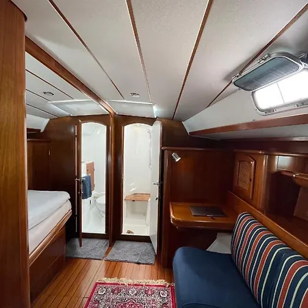 Beautiful And Comfortable Sailboat With Secure Parking Available