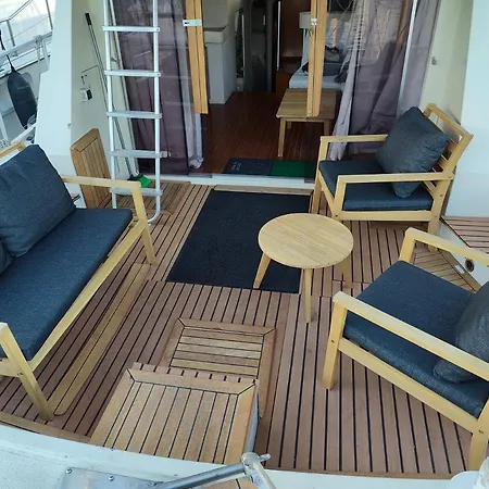 Voyager Botel
