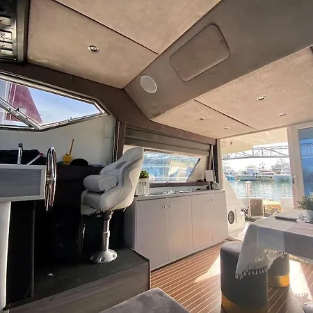 Hotel na wodzie Barco Muy Romantico Con Parking! San Adrián de Besós