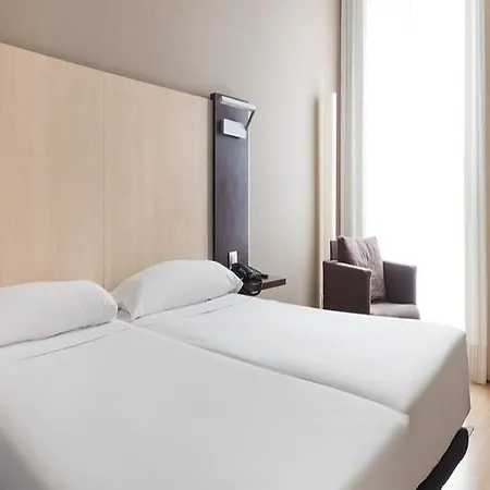Ilunion Auditori Hotel 3*