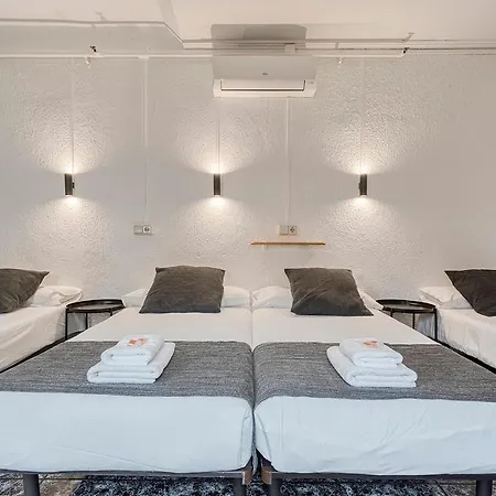 Bedmates Hotel 2*