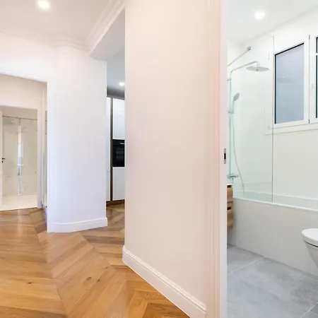 Apartment Majestic 4br/4bath In Sagrada Familia Area