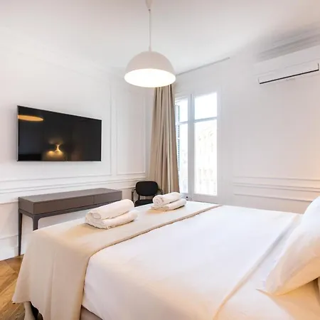 Majestic 4br/4bath In Sagrada Familia Area Apartment *