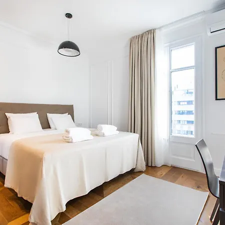 Majestic 4br/4bath In Sagrada Familia Area Apartment
