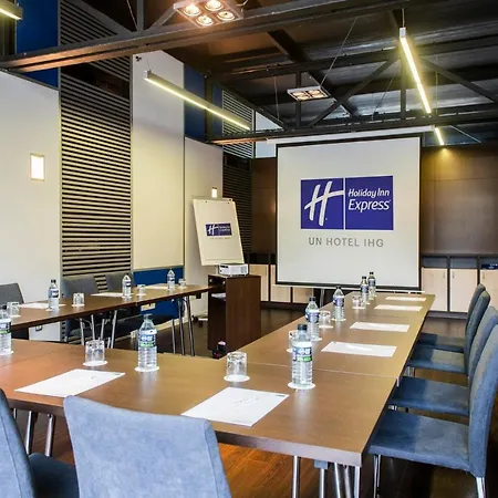 Holiday Express City 22@ By Ihg Отель