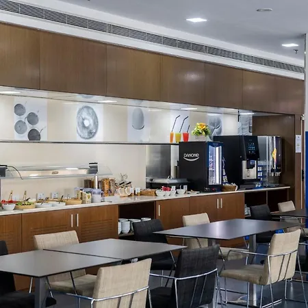 Holiday Express City 22@ By Ihg 3* Барселона