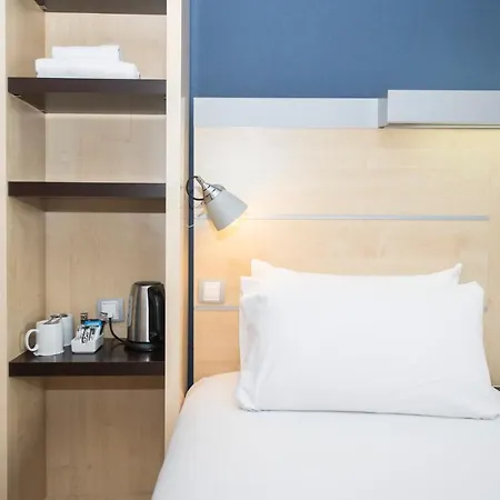 Holiday Express City 22@ By Ihg Отель 3*