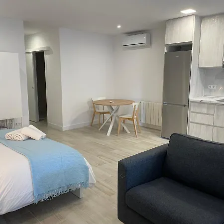 - Iberia Appartement *