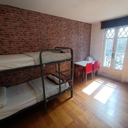 Diagonal House Hostel *