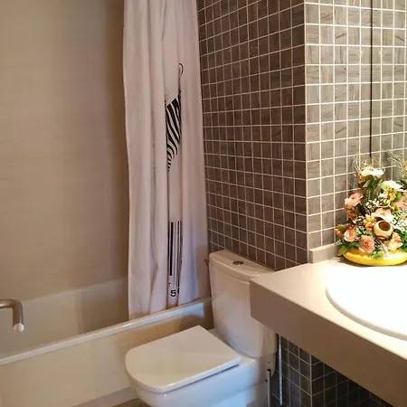 Apartment Luxury Flat, 3 Bedrooms, 2 Bathrooms And Swimming Pool Next To The Beach!! *