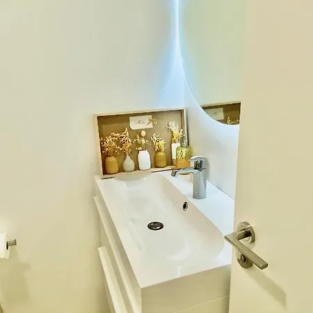 Chic Apartments- Free Parking - 10 Min From Bcn Centre By Metro Apartamento *