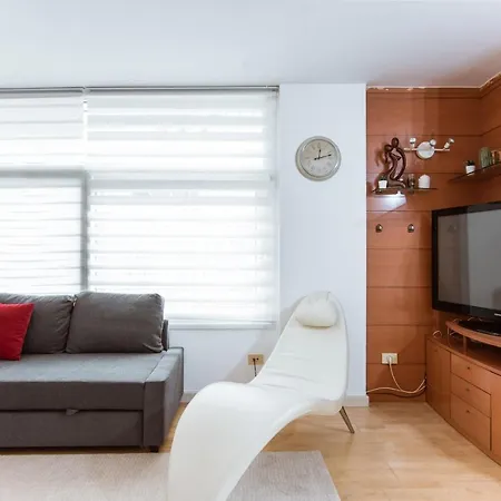 Apartment Two Bedroom Townhouse Within 10min Walk From Beach *