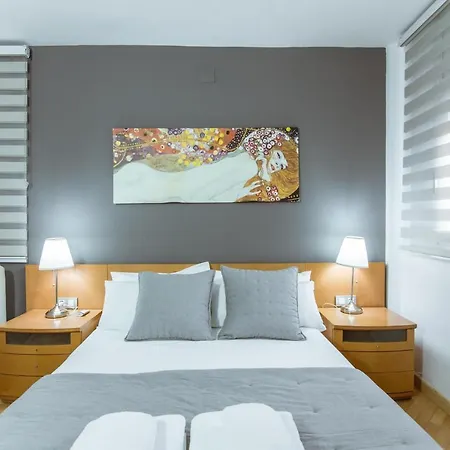 Apartment Two Bedroom Townhouse Within 10min Walk From Beach Barcelona