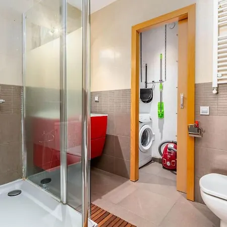 One Bedroom In City Center Apartment