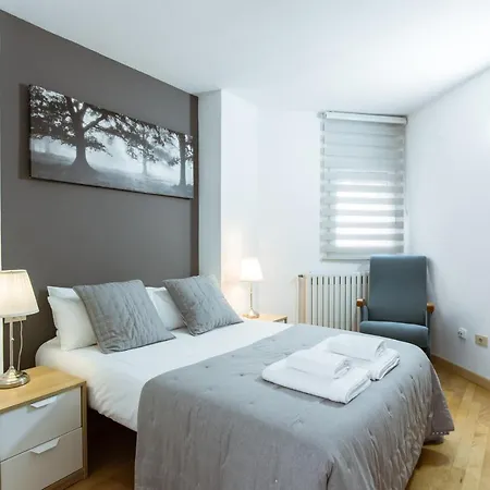 Apartment Two Bedroom Townhouse Within 10min Walk From Beach Barcelona